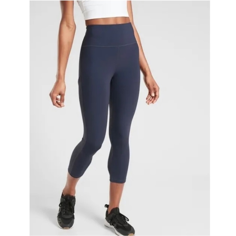 Athleta Ultimate Stash Pocket Capri Leggings SuperSonic Navy Blue